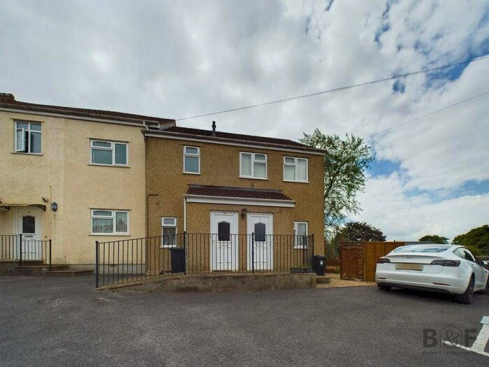 2 Bedroom Flat To Rent In Beverstone, Kingswood, BS15