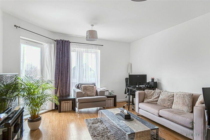 1 Bedroom Flat To Rent In High Street, Ilford, IG1