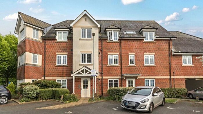 2 Bedroom Apartment For Sale In Wycombe House, Wellesbourne Road, High Wycombe, HP13