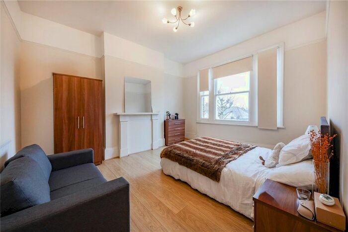 1 Bedroom Flat To Rent In Highlever Road, London, W10