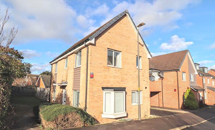 3 Bedroom Detached House For Sale In Bunkers Crescent, Bletchley, Milton Keynes, MK3