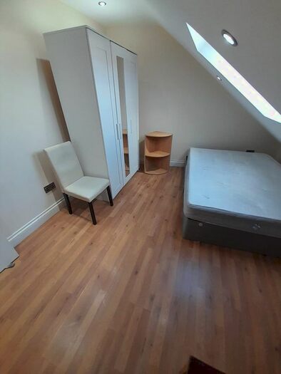 2 Bedroom Flat To Rent In Cranbrook Road, Ilford, IG6