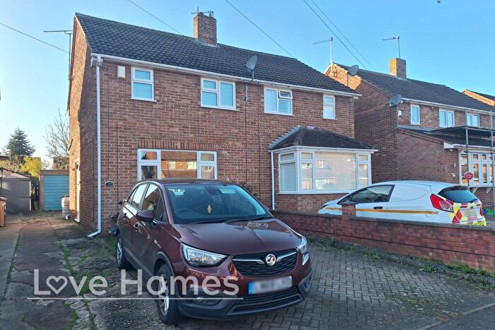 2 Bedroom Semi-Detached House For Sale In Chesford Road, Luton, LU2