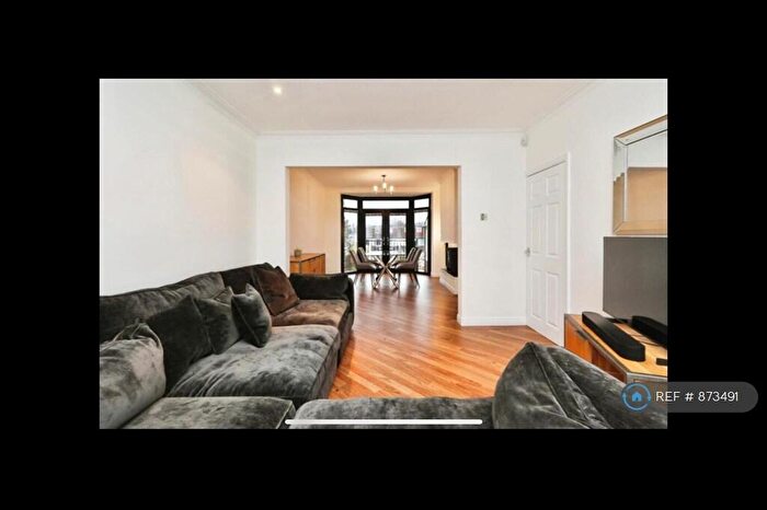 4 Bedroom Semi-Detached House To Rent In Sheffield, Sheffield, S8