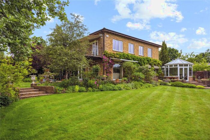 4 Bedroom Detached House For Sale In Barncroft, Appleshaw, Andover, Hampshire, SP11