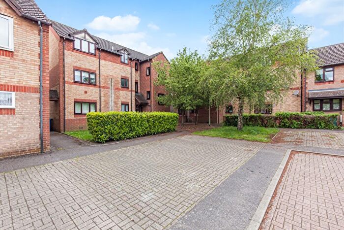 1 Bedroom Flat To Rent In Broome Way, Banbury, OX16