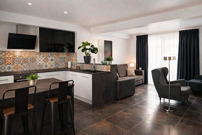 3 Bedroom Flat For Sale In Nuneaton, CV10