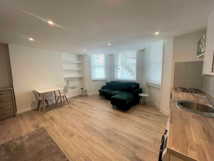 Flat To Rent In St. Michaels Place, Brighton, BN1