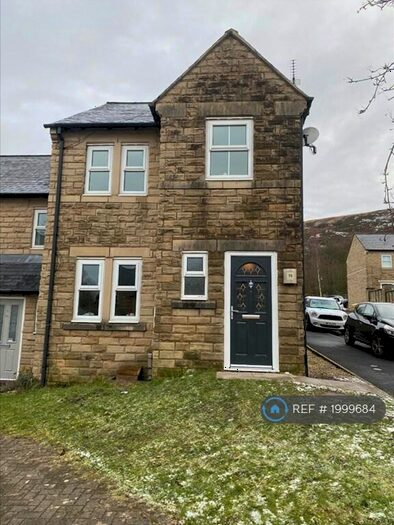 3 Bedroom Semi-Detached House To Rent In Calico Crescent, Carrbrook, Stalybridge, SK15