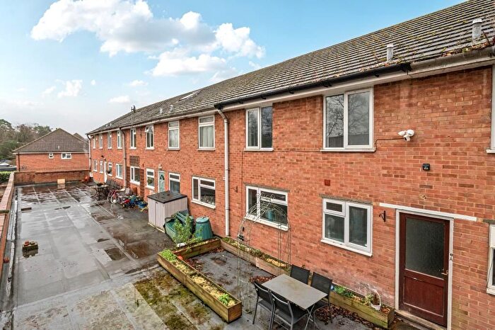 3 Bedroom Maisonette For Sale In Royal Hunt House, Fernbank Road, SL5