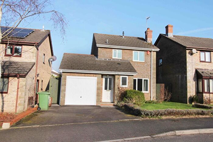 3 Bedroom Detached House To Rent In Manor Chase, Beddau, CF38