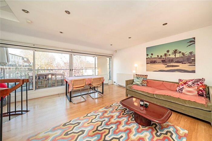 3 Bedroom Detached House To Rent In Walmer Road, London, W11