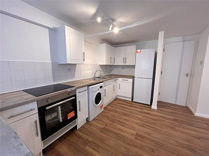 1 Bedroom Flat To Rent In Kingsway Gardens, Andover, Hampshire, SP10