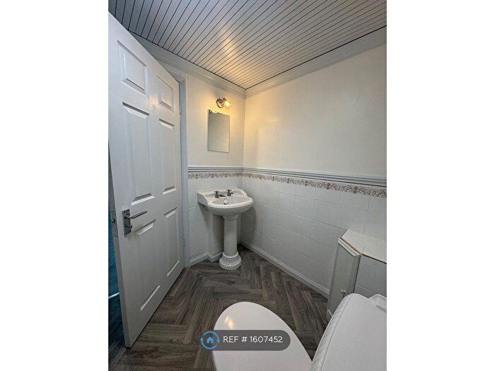 1 Bedroom Flat To Rent In East Thorpe, Basildon, SS14