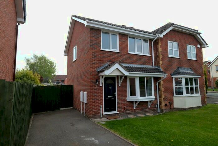 3 Bedroom Semi-Detached House To Rent In Suffolk Way, Fazeley, Tamworth, B78
