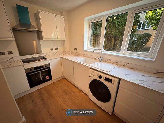 1 Bedroom Flat To Rent In Westmoreland Drive, Sutton, SM2