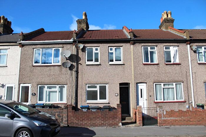 3 Bedroom Terraced House For Sale In Northcote Road, Croydon, CR0