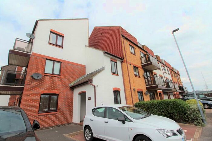 2 Bedroom Apartment To Rent In Spithead Heights, Eastney, PO4