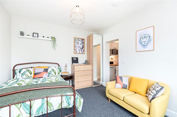 1 Bedroom House To Rent In Morris Road, Southampton, Hampshire, SO15