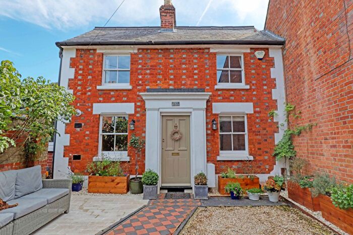 2 Bedroom End Of Terrace House For Sale In Greys Road, Henley-On-Thames, RG9