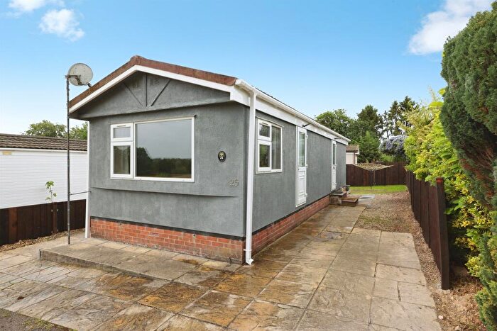 1 Bedroom Park Home For Sale In Wiremead Lane, East Cholderton, Andover, SP11