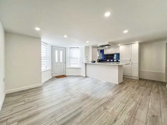 1 Bedroom Flat To Rent In Llanover Road, Woolwich, SE18