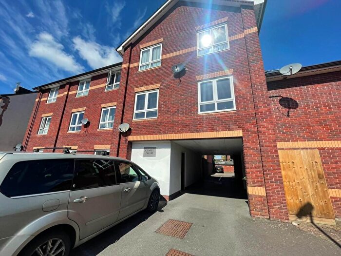 2 Bedroom House To Rent In Chapel Court, St Thomas, EX2