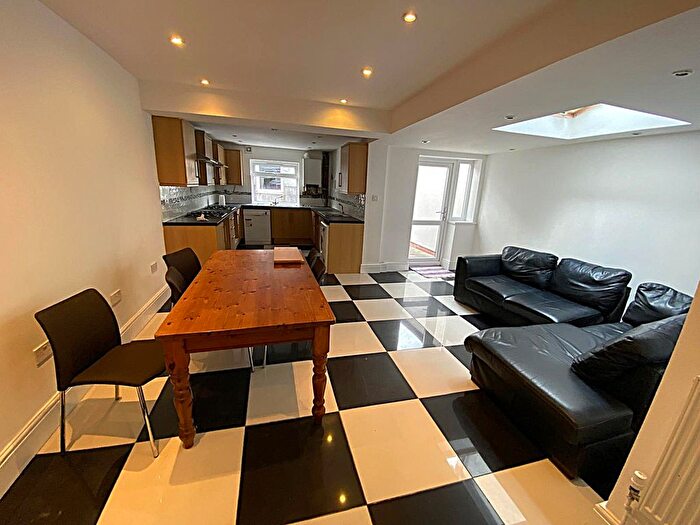 8 Bedroom Terraced House To Rent In Cathays Terrace, Cardiff, CF24