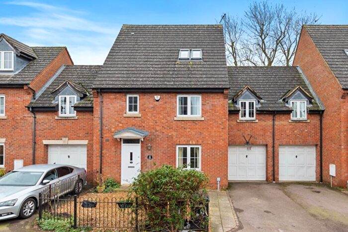 4 Bedroom Town House For Sale In Ivy Lane, Finedon, Wellingborough, Northamptonshire, NN9
