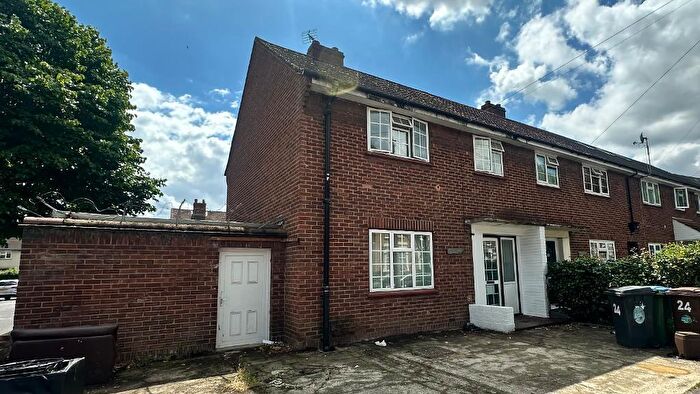 4 Bedroom End Of Terrace House To Rent In Borthwick Road, London, E15