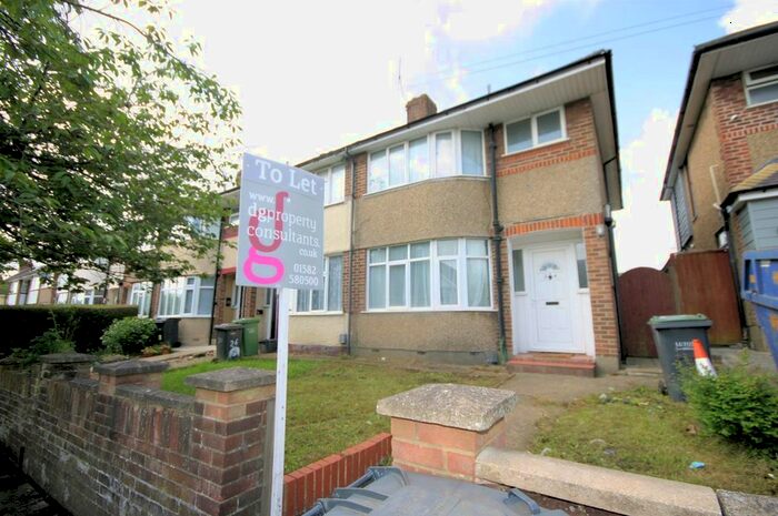 3 Bedroom End Of Terrace House To Rent In Somerset Avenue, Luton, LU2