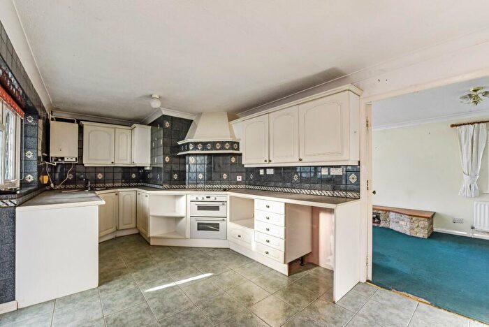2 Bedroom Bungalow For Sale In Wincanton Close, Alton, Hampshire, GU34