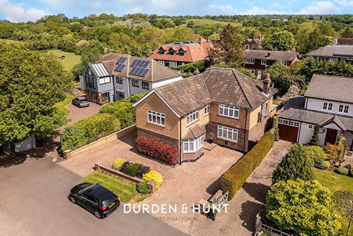 5 Bedroom Detached House For Sale In Farm End, Chingford, E4