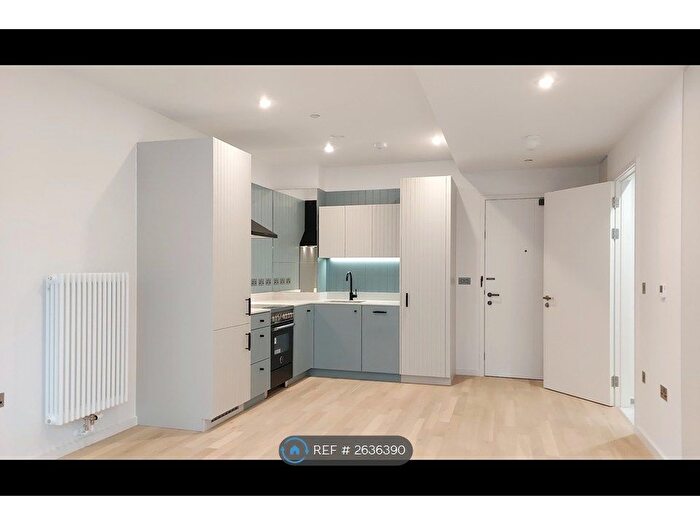 1 Bedroom Flat To Rent In West Bradbury Yard, Brentford, TW8