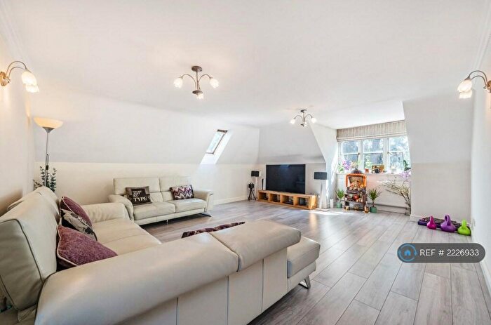 2 Bedroom Penthouse To Rent In Arnwood, Winnersh, Wokingham, RG41