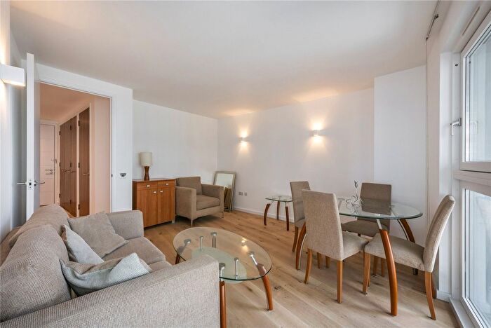 1 Bedroom Flat To Rent In New Providence Wharf, Fairmont Avenue, E14