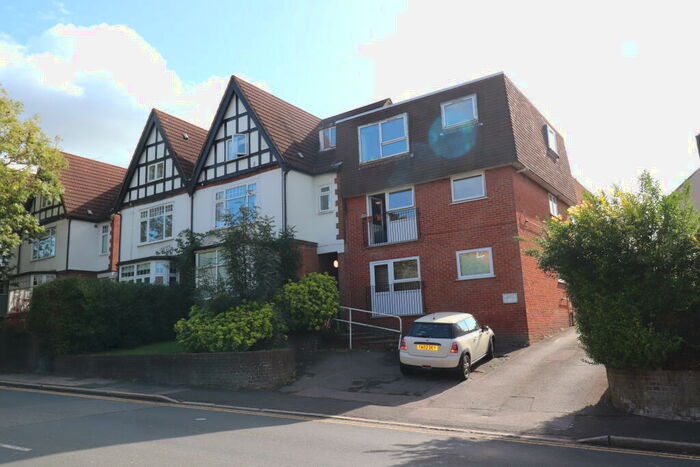 1 Bedroom Apartment To Rent In Brentwood High Street, CM14