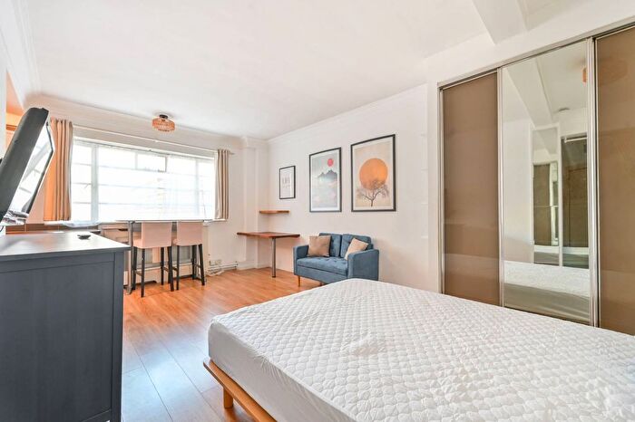 Studio To Rent In Palace Gardens Terrace, Notting Hill, London, W8