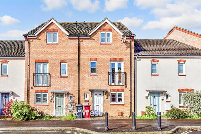 4 Bedroom Terraced House For Sale In Baxendale Road, Chichester, West Sussex, PO19