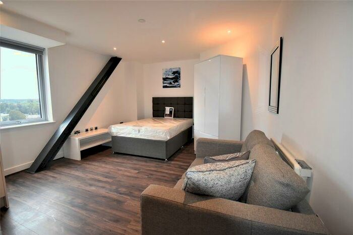 1 Bedroom Flat To Rent In Th Floor Churchill Place, Basingstoke, RG21