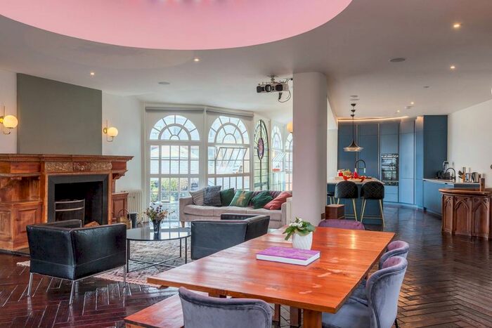 3 Bedroom Flat To Rent In Bermondsey Street, London Bridge, London, SE1