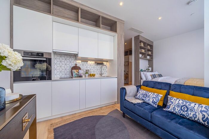 Studio To Rent In Station Road, Addlestone, KT15