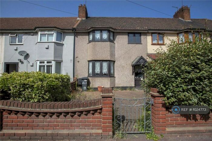 3 Bedroom Terraced House To Rent In Alfreds Gardens, Barking, IG11
