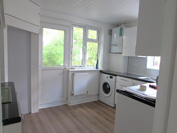 2 Bedroom Flat To Rent In Christchurch Avenue, Harrow, Middlesex, HA3