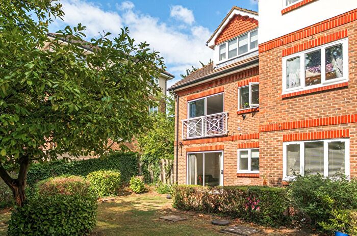 3 Bedroom Flat For Sale In Westmoreland Road, Bromley, Kent, BR2