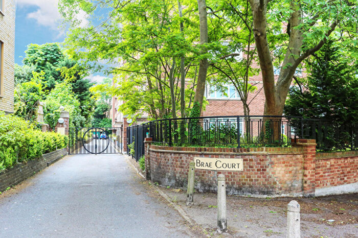 2 Bedroom Apartment To Rent In Kingston Hill, Kingston Upon Thames, Greater London, KT2