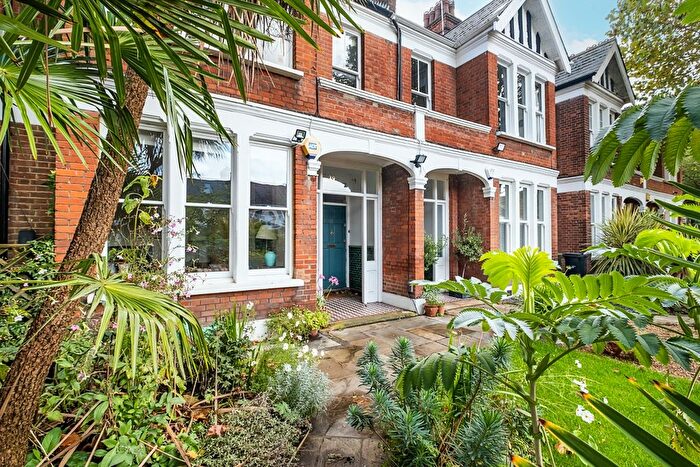 3 Bedroom Maisonette To Rent In Park Hill, Clapham, SW4