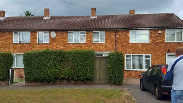 3 Bedroom House To Rent In North Slough, SL2