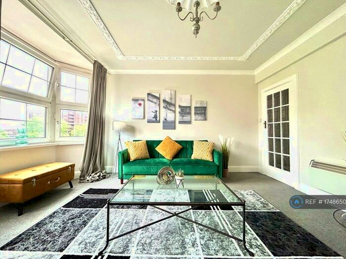 3 Bedroom Flat To Rent In Calthorpe Road, Edgbaston, Birmingham, B15