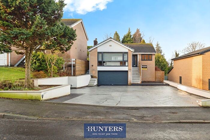 3 Bedroom Detached Bungalow For Sale In Quarry Clough, Stalybridge, SK15